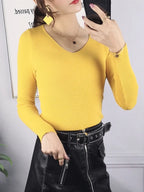 Camisola Canelada com Decote em V para Mulher – Malha Slim Elegante