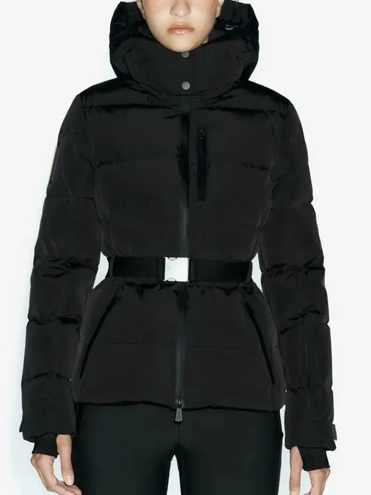 Casaco Acolchoado de Inverno para Mulher com Capuz e Cinto – Estilo Geométrico