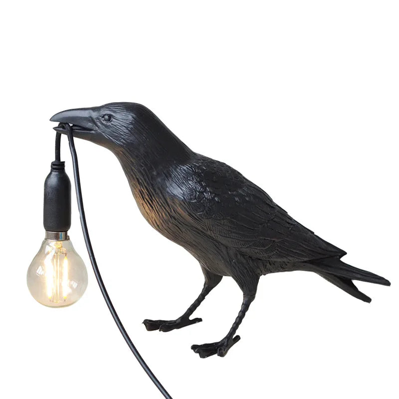 Aplique de Parede Decorativo em Resina “Lucky Bird” – Candeeiro LED Artístico com Corvo para Quarto e Sala (Lâmpada Incluída)