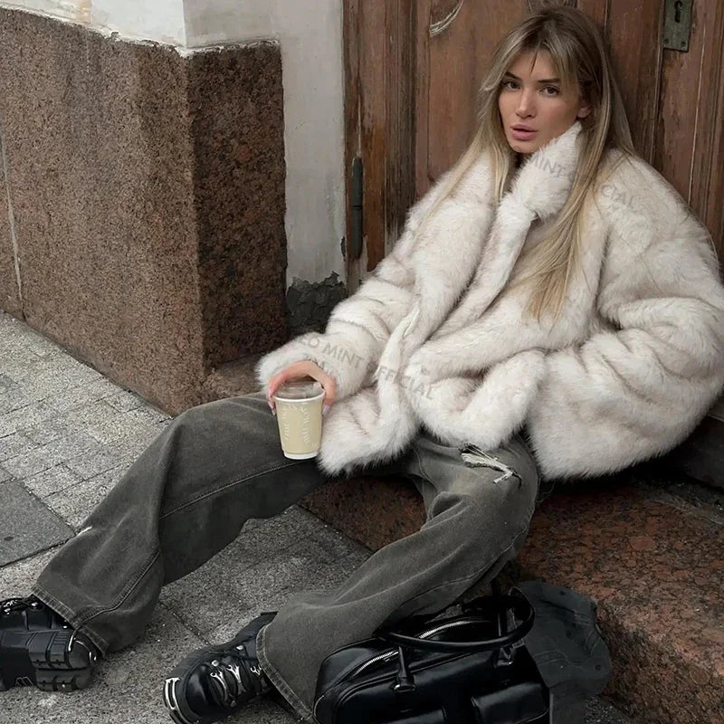 Casaco de Pelo para Mulher – Casaco Elegante de Inverno