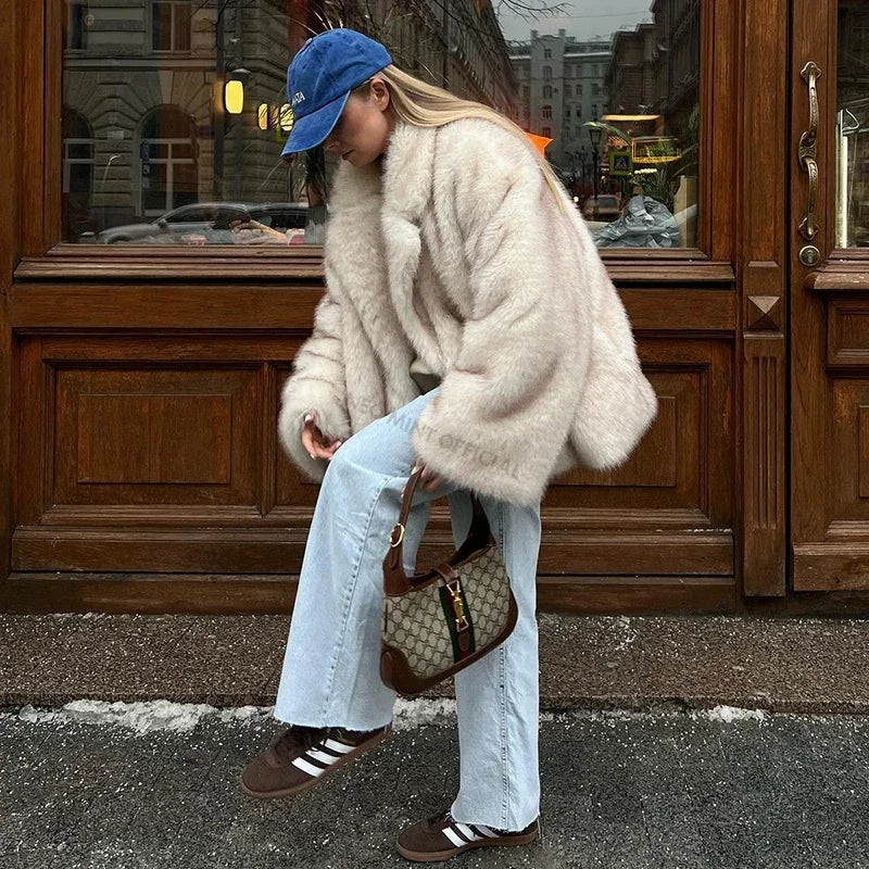 Casaco de Pelo para Mulher – Casaco Elegante de Inverno