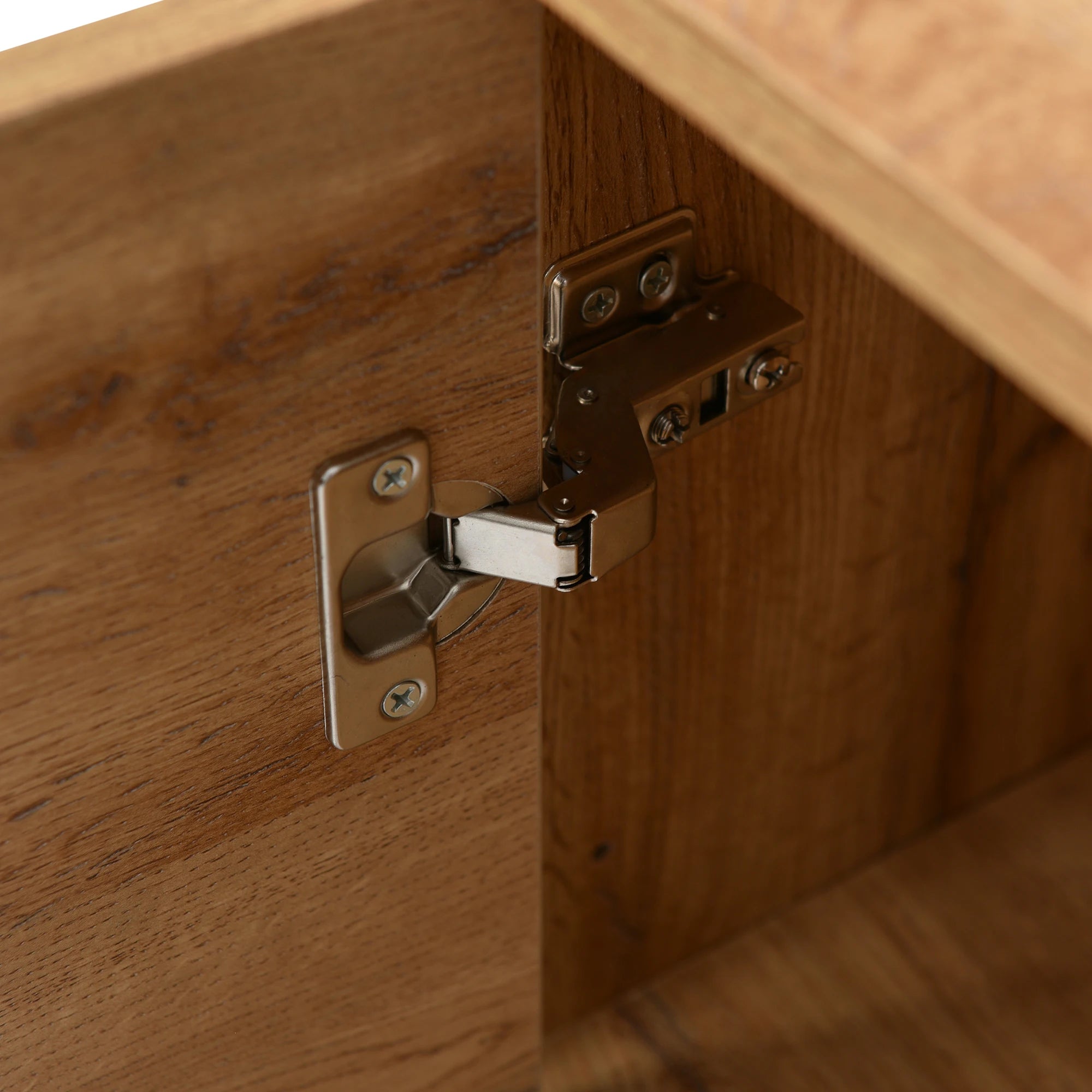 Aparador Moderno em Madeira com 3 Portas e Prateleiras – Robusto, Compacto e Fácil de Montar (160×35×76 cm)